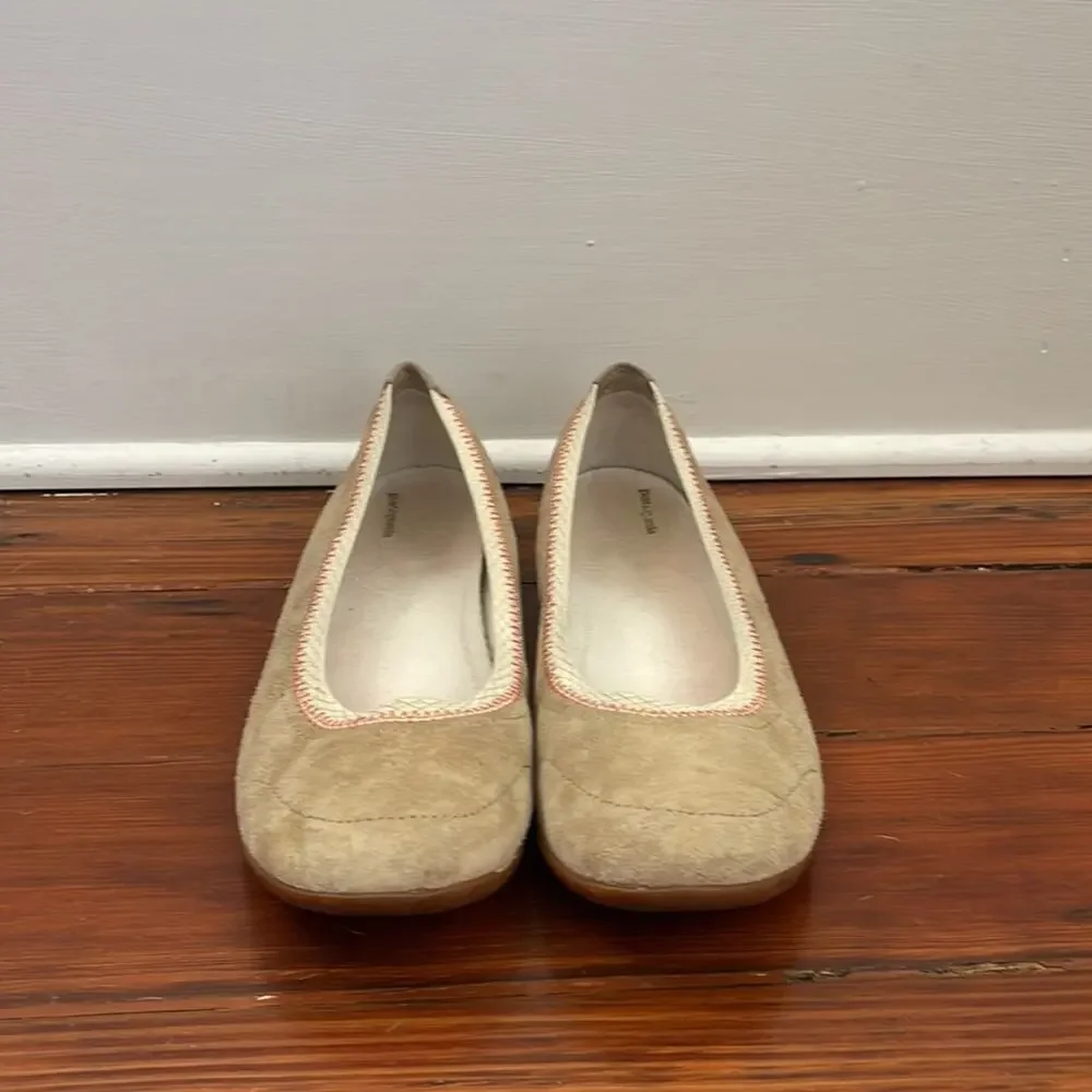 Patagonia suede comfort slip on round toe ballet flats sz 8